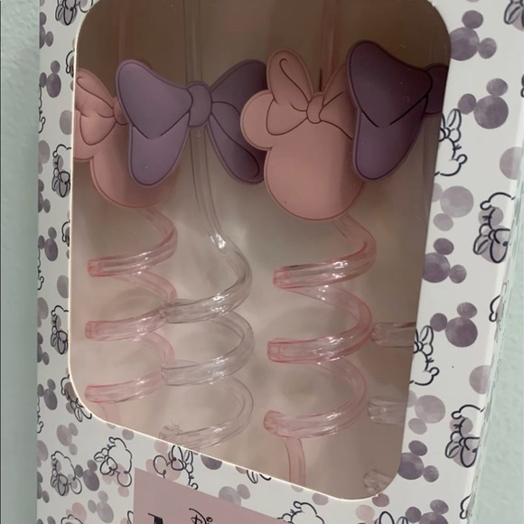 Minnie Mouse Straws - Picture 3 of 3